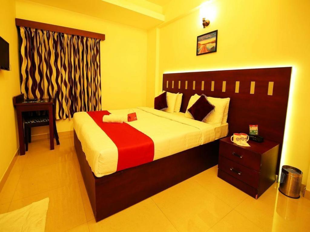 Metro Kochin Business Hotel Экстерьер фото
