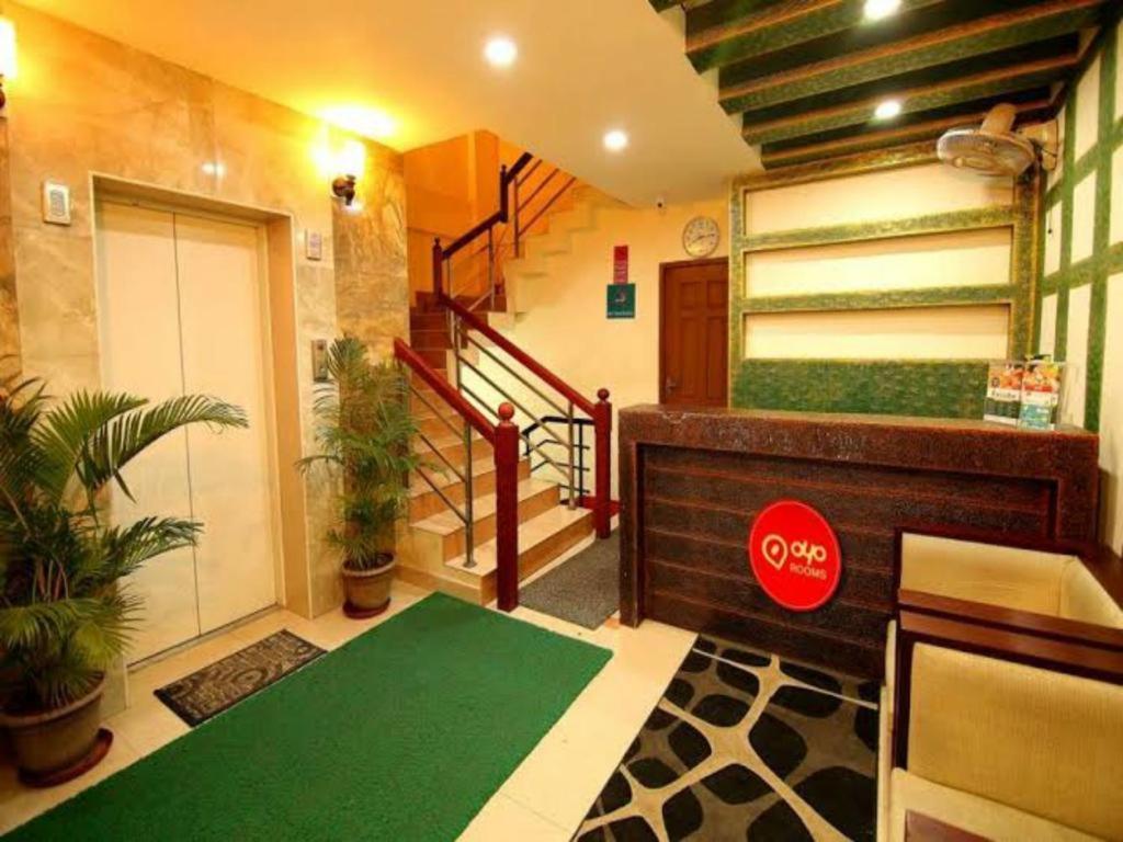 Metro Kochin Business Hotel Экстерьер фото