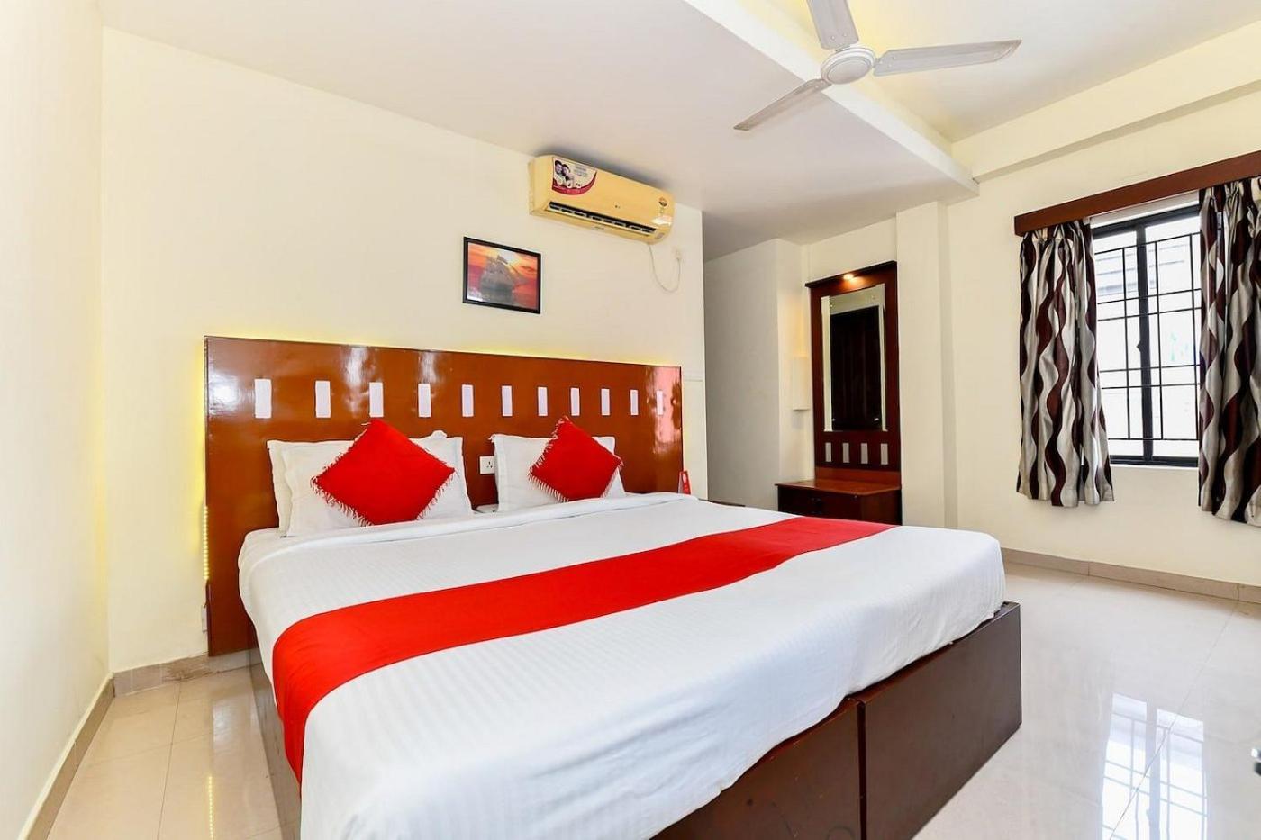 Metro Kochin Business Hotel Экстерьер фото