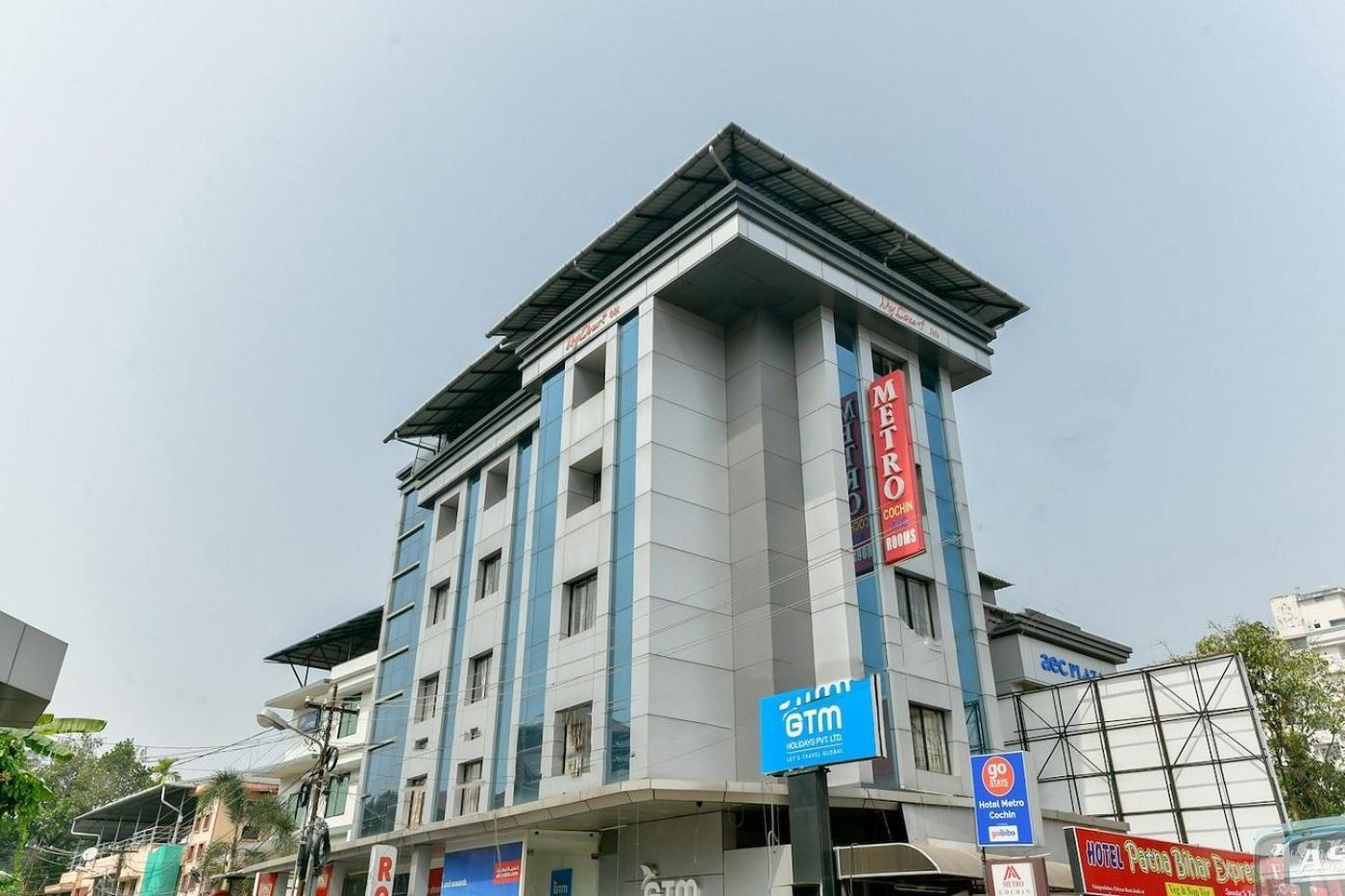 Metro Kochin Business Hotel Экстерьер фото