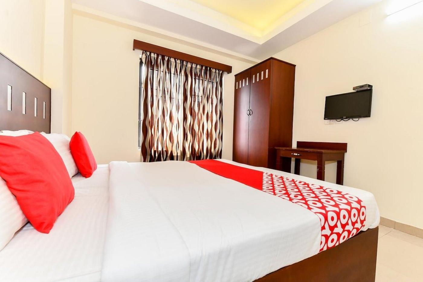 Metro Kochin Business Hotel Экстерьер фото